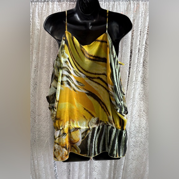 Women's Yellow Animal-Print Off-Shoulder Blouse - Picture 4 of 4